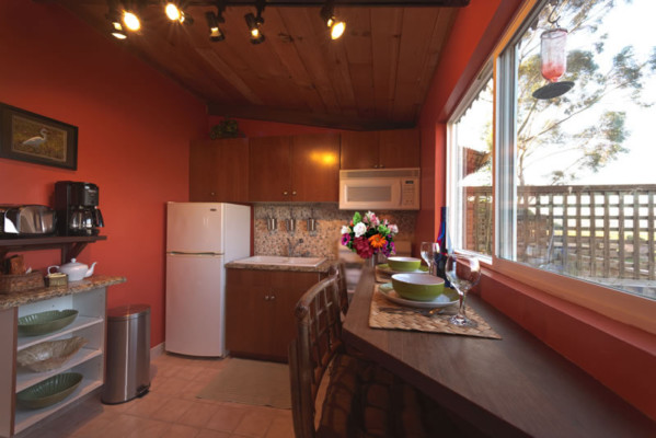 great egret guest room kitchen